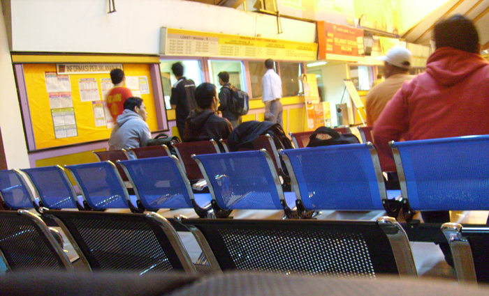  Kursi  Tunggu  Baru Di Stasiun Bandung